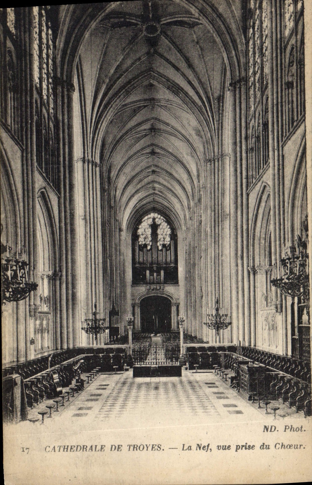 CPA Orgue Cathedrale de Troyes La nef vue prise du choeur