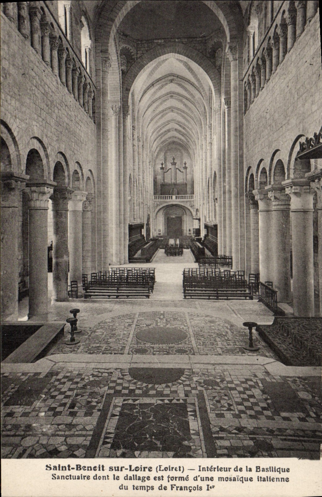 Postal Órgano San Benito sobre Loira Interior de la basílica Santuario