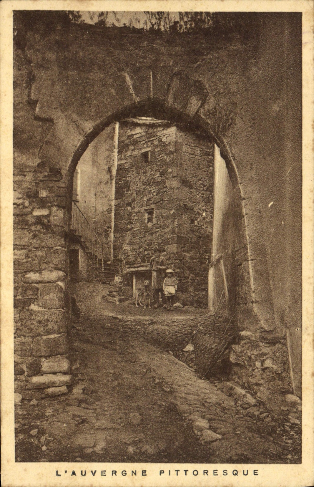 CPA Folklore Auvergne 