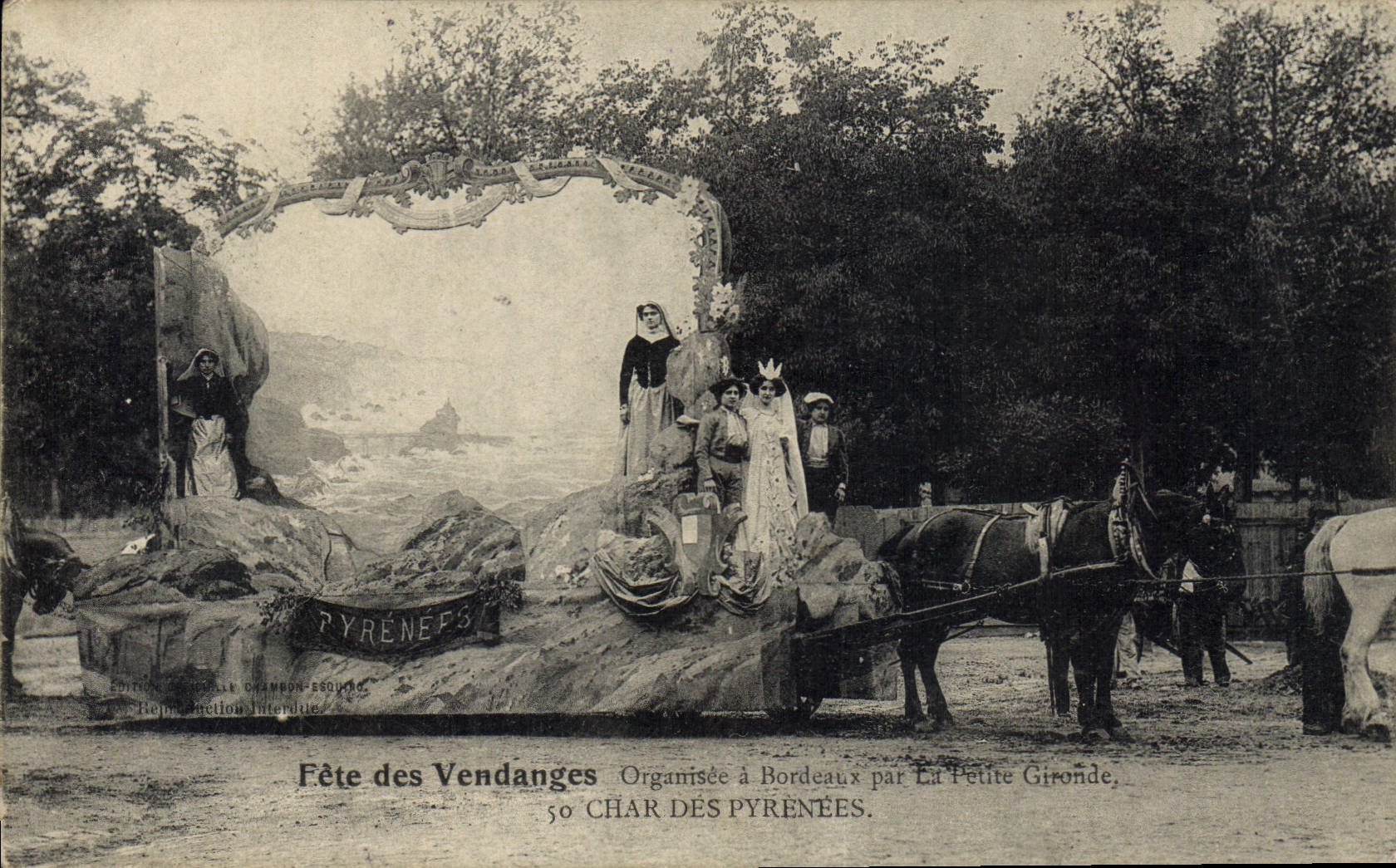 Postal Vino Fiesta de las Vendimias organizada en Burdeos por el Pequeño Gironda el Tanque de los Pirineos CUMBRE