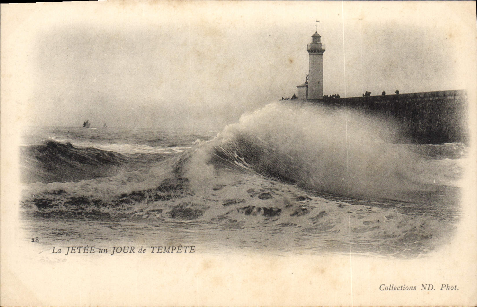 CPA Phare Le jetee un jour de tempete