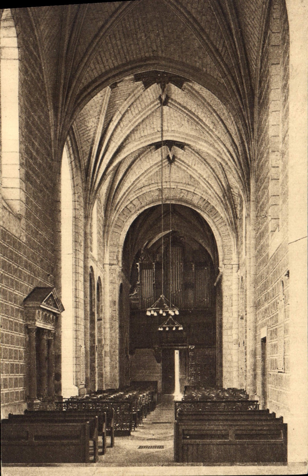 Postal Órgano Nave de la abadía St Pierre de Solesmes el gran órgano