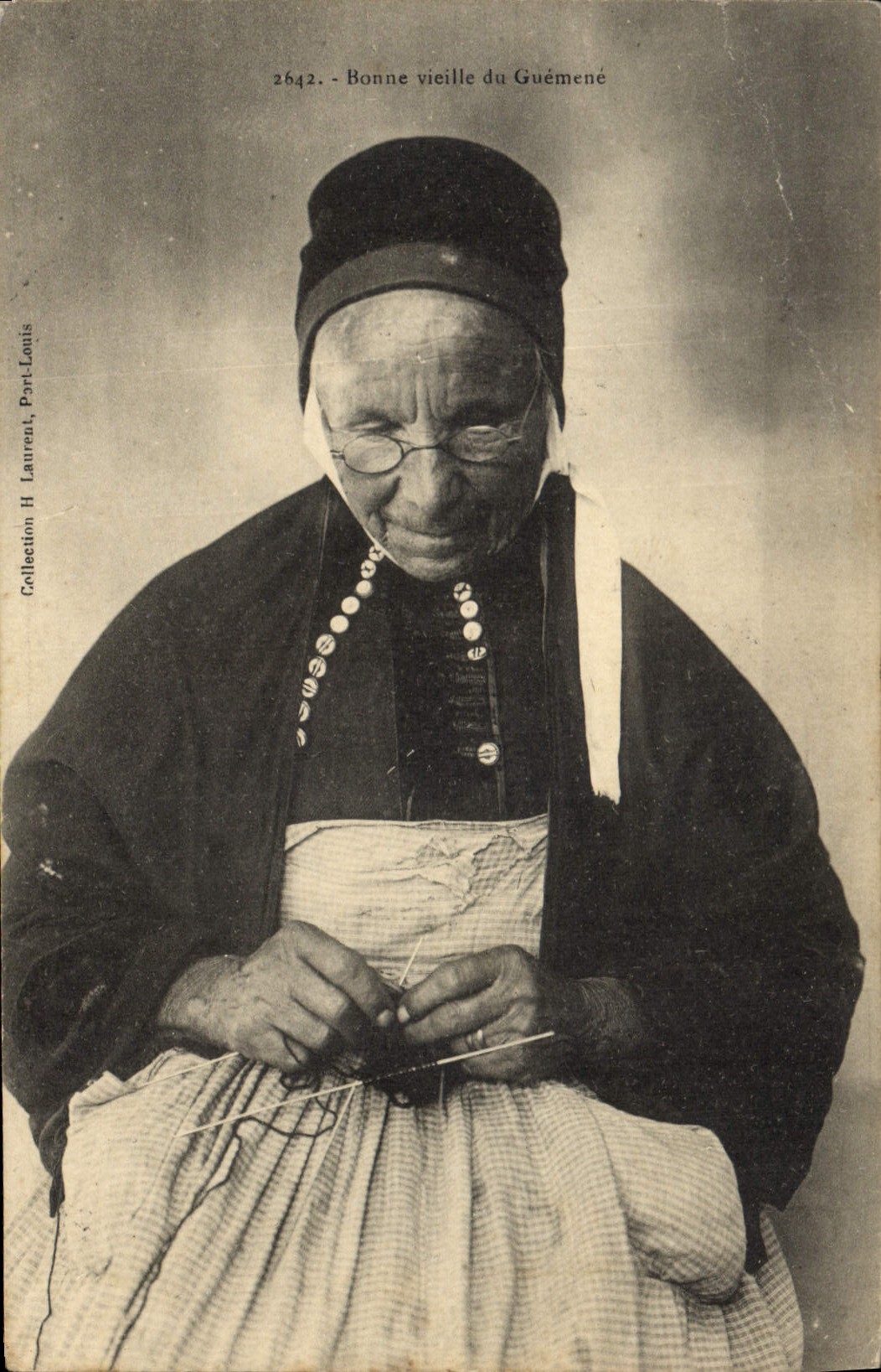 CPA Folklore Bonne vieille du Guemene 