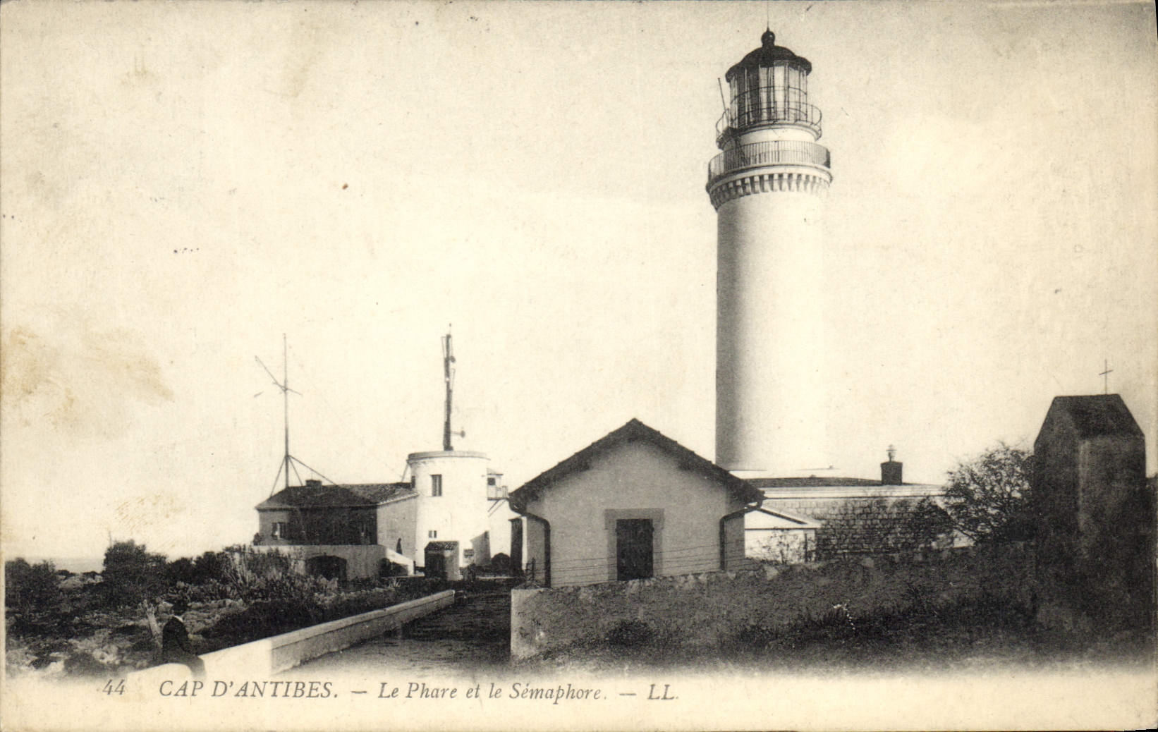 CPA Cap d'Antibes Le Phare et le semaphore