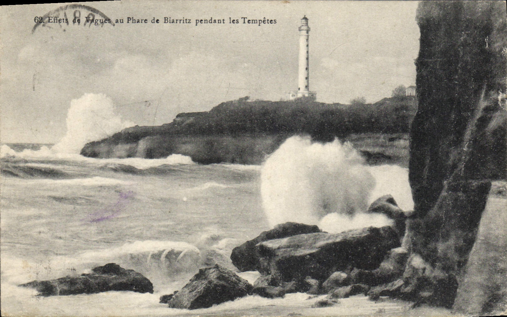 CPA Phare Effet de vagues de Biarritz pendant les tempetes