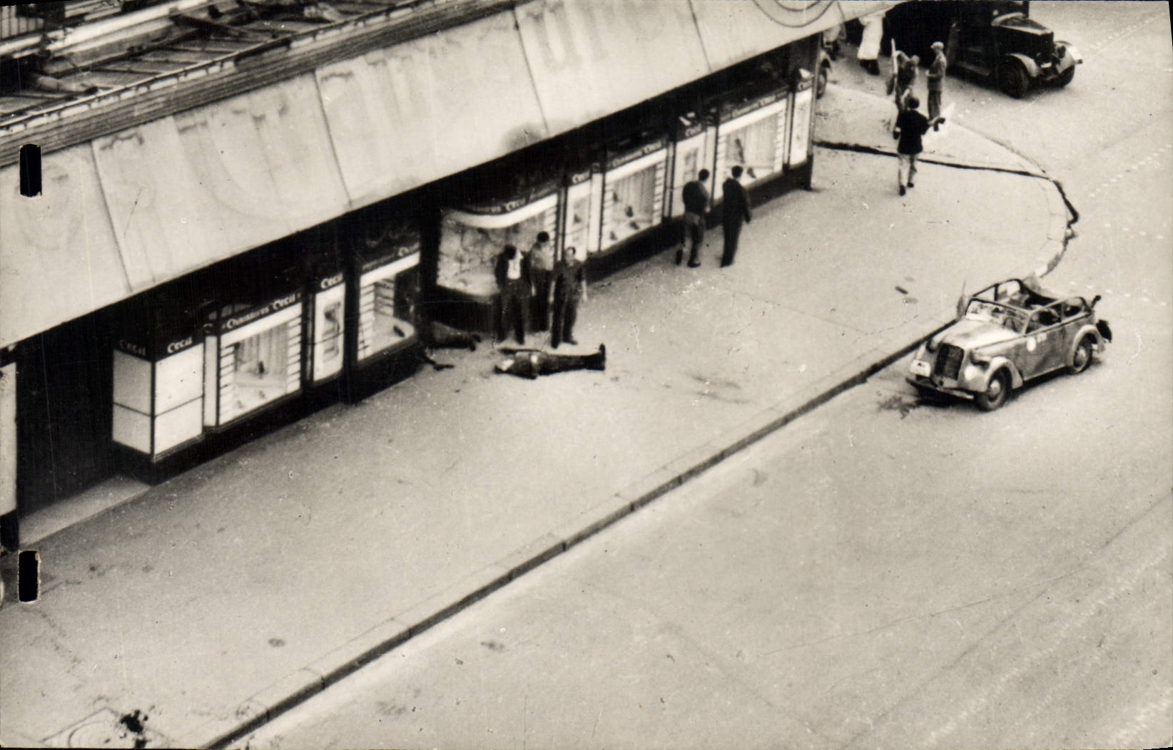 CPM Militaria Paris Soldats allemands tues Rue de Rivoli