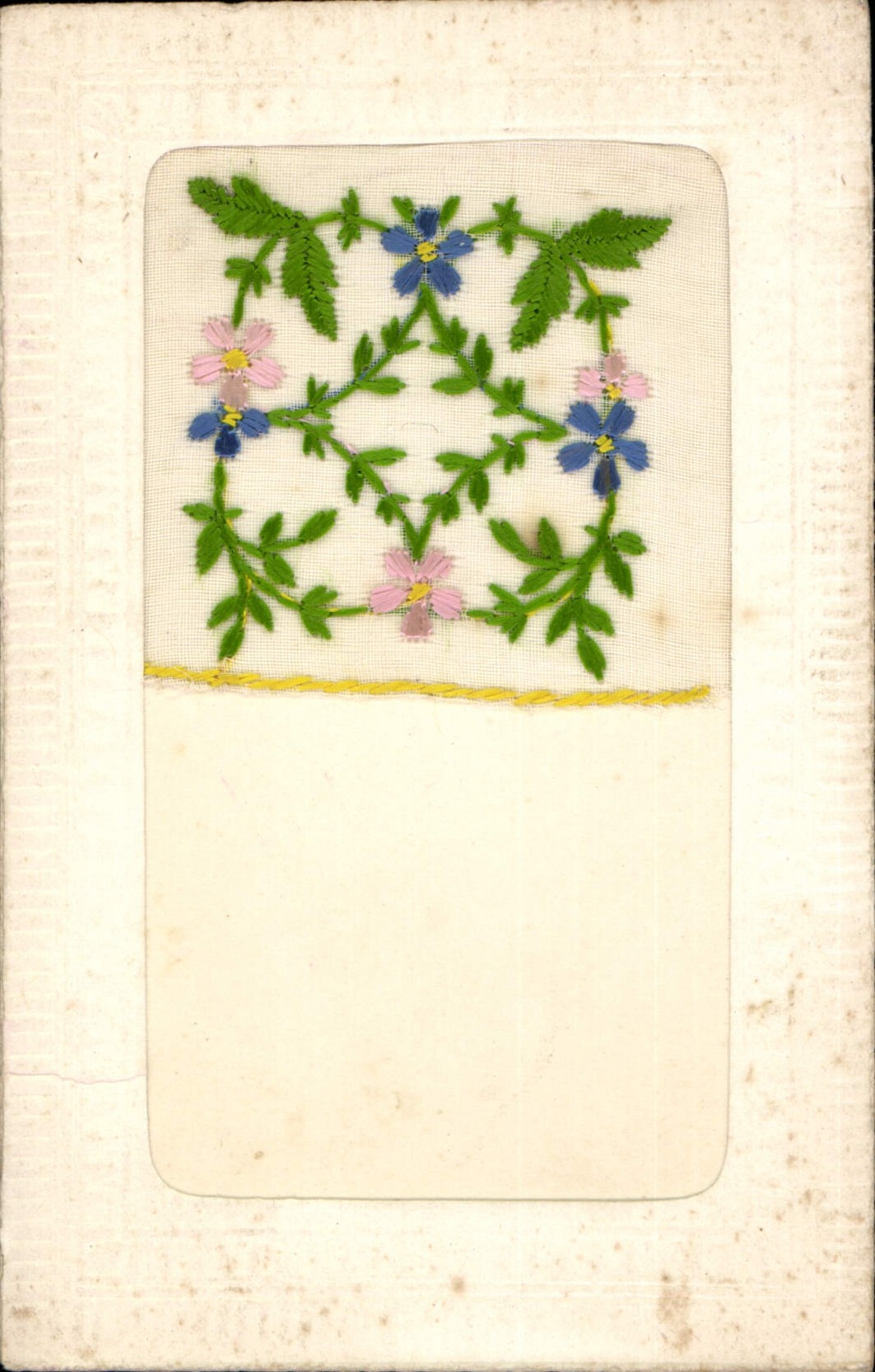 CPA Fantaisie Toilee Fleurs 