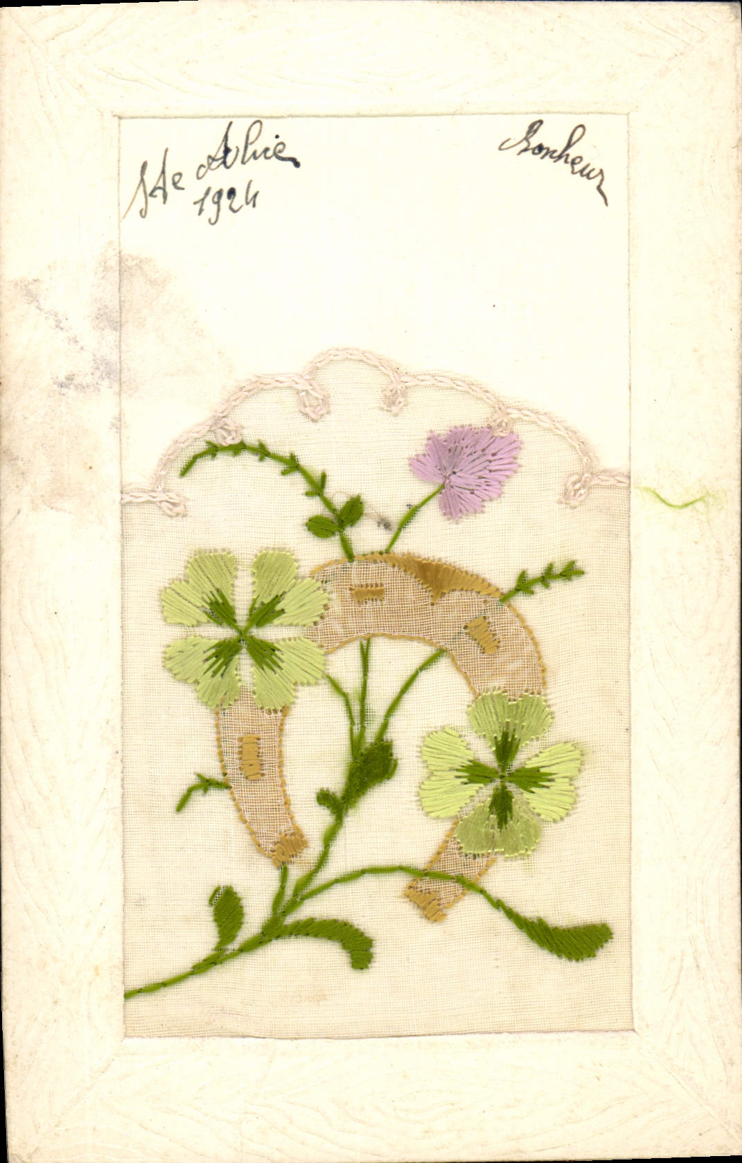 CPA Fantaisie Toilee Fleurs 