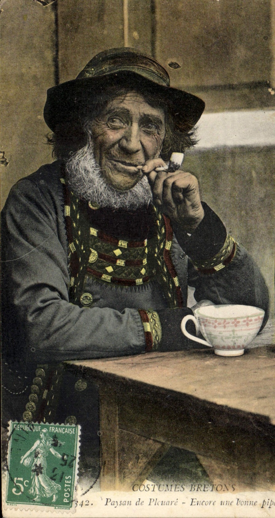 CPA Folklore Paysan de Ploare Encore une bonne pipee Tabac