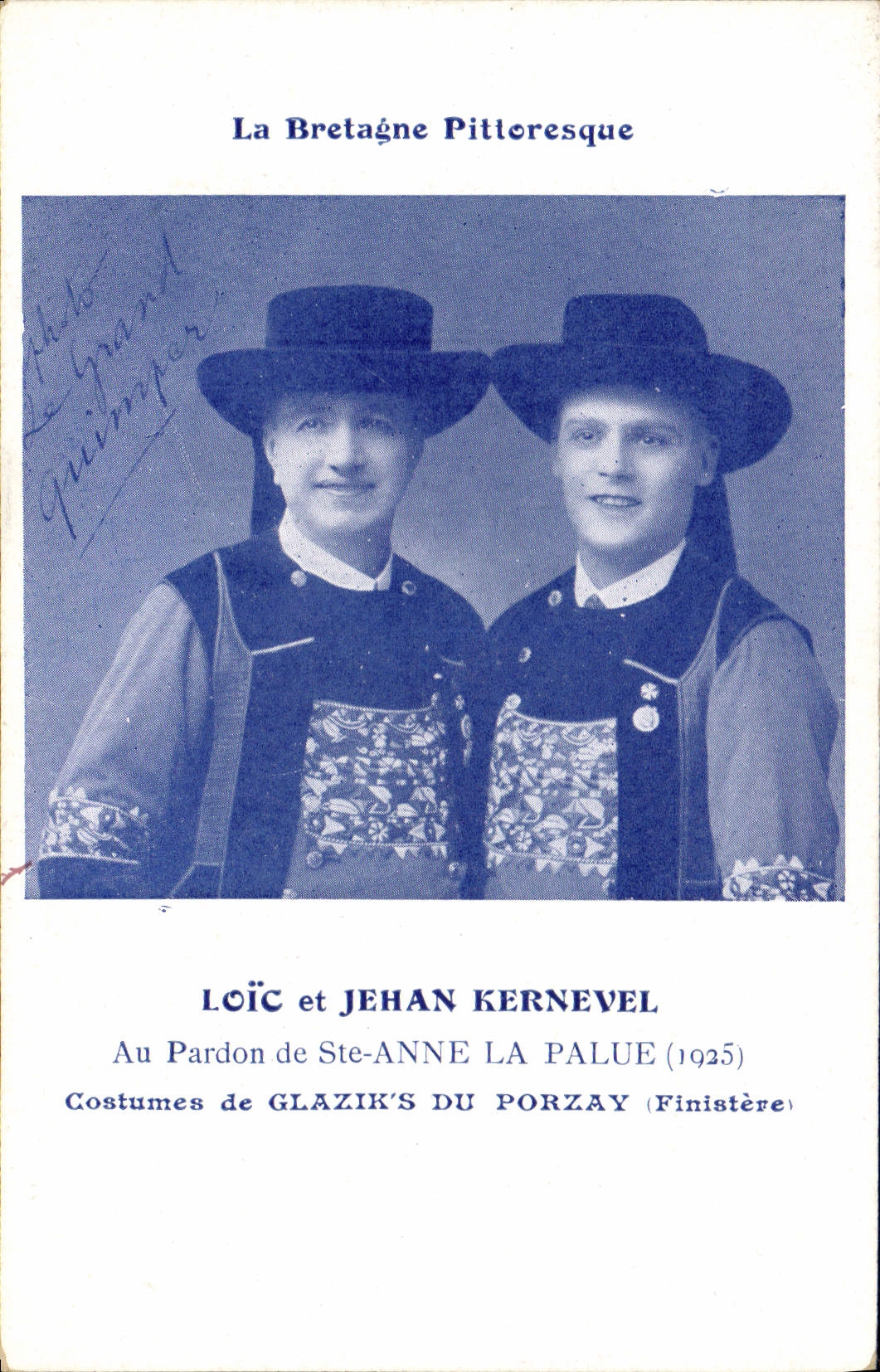 CPA Folklore Loic et Jehan Kernevel Au Pardon de Ste Anne La Palue Costumes de Glazik's du Porzay 
