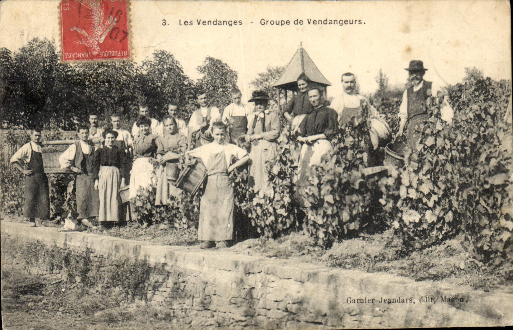CPA Folklore Vin Vendanges Groupe de vendangeurs