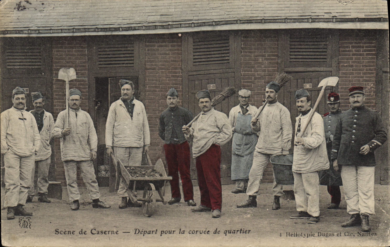 CPA Militaria Brouette Depart pour la corvee de quartier