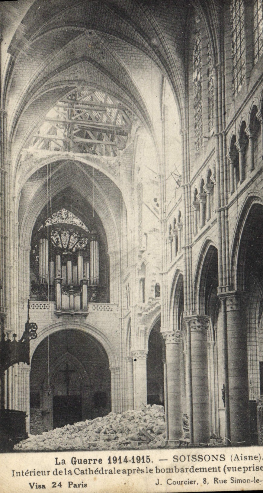 Postal Órgano Soissons a Interior de la catedral después del bombardeo Militaria