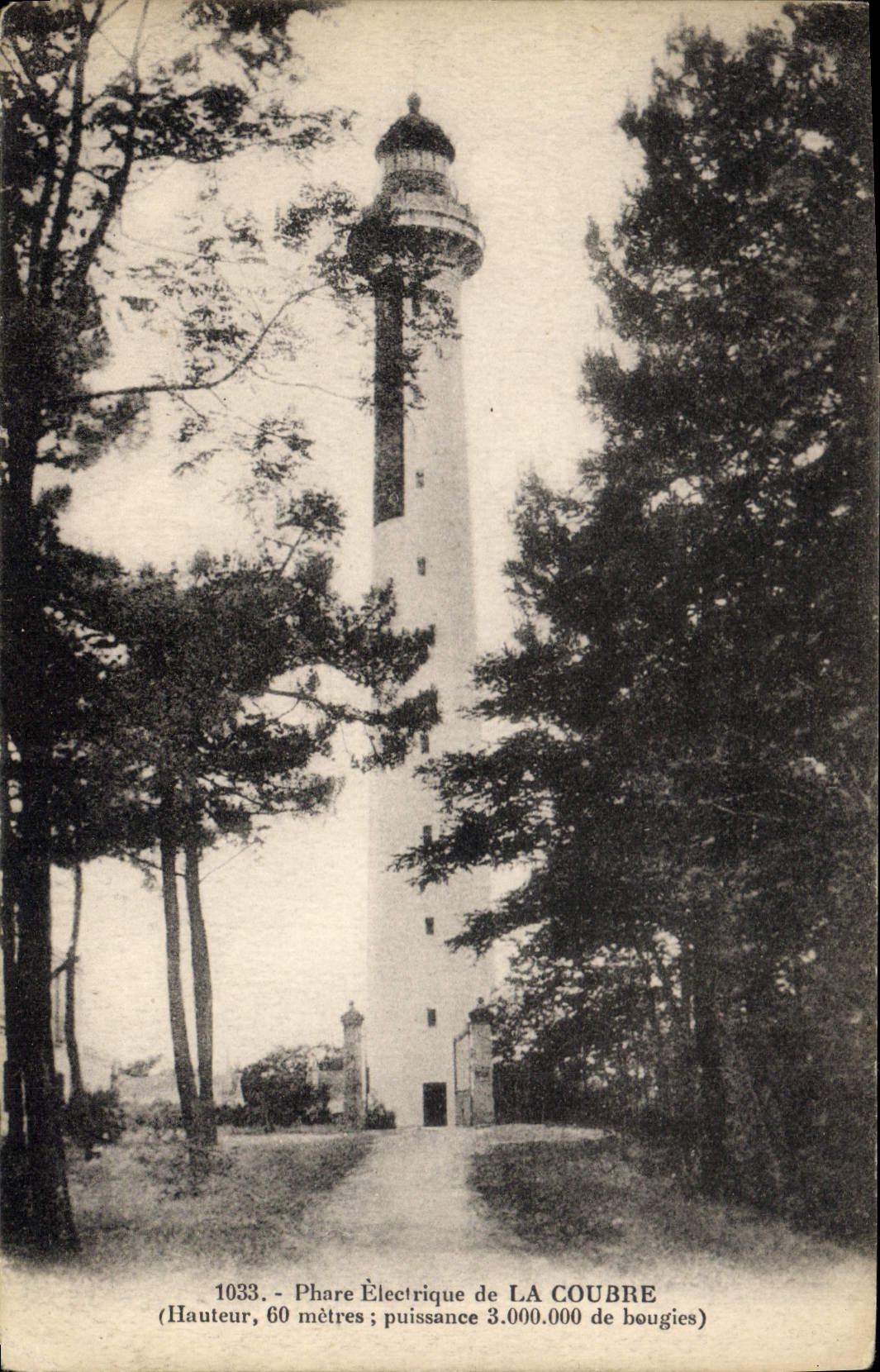 CPA Phare electrique de La Courbe 
