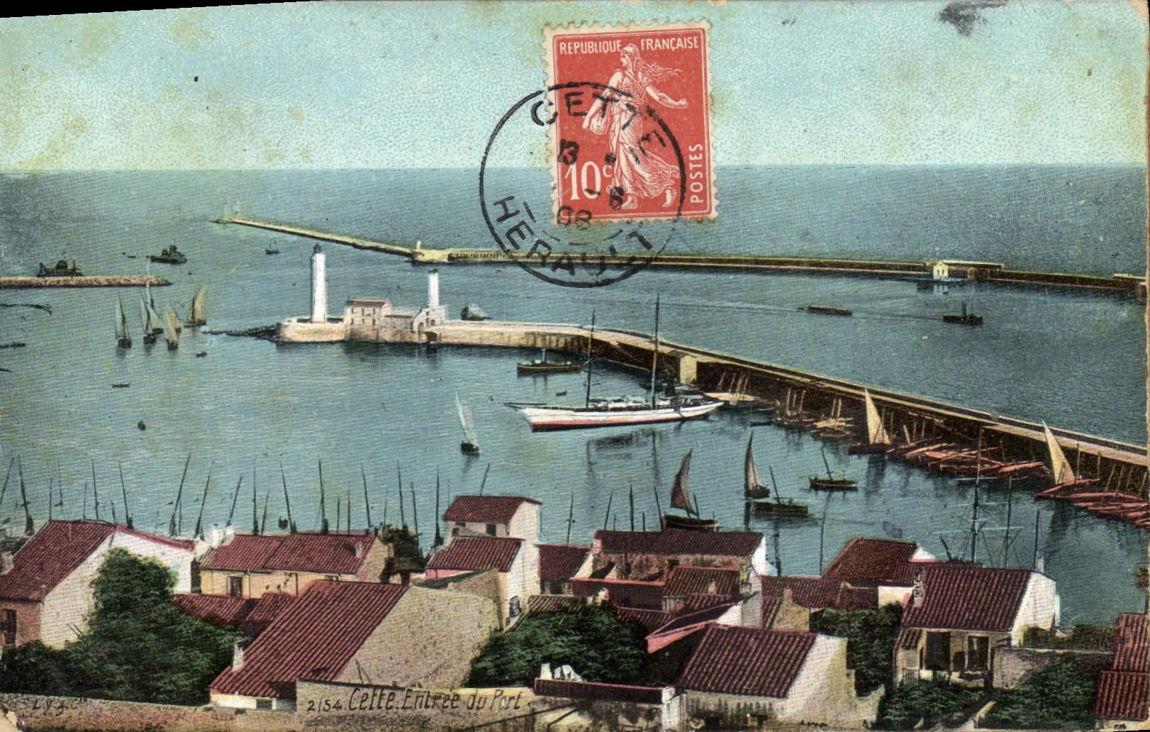 CPA Phare Cette Entree du port Bateaux