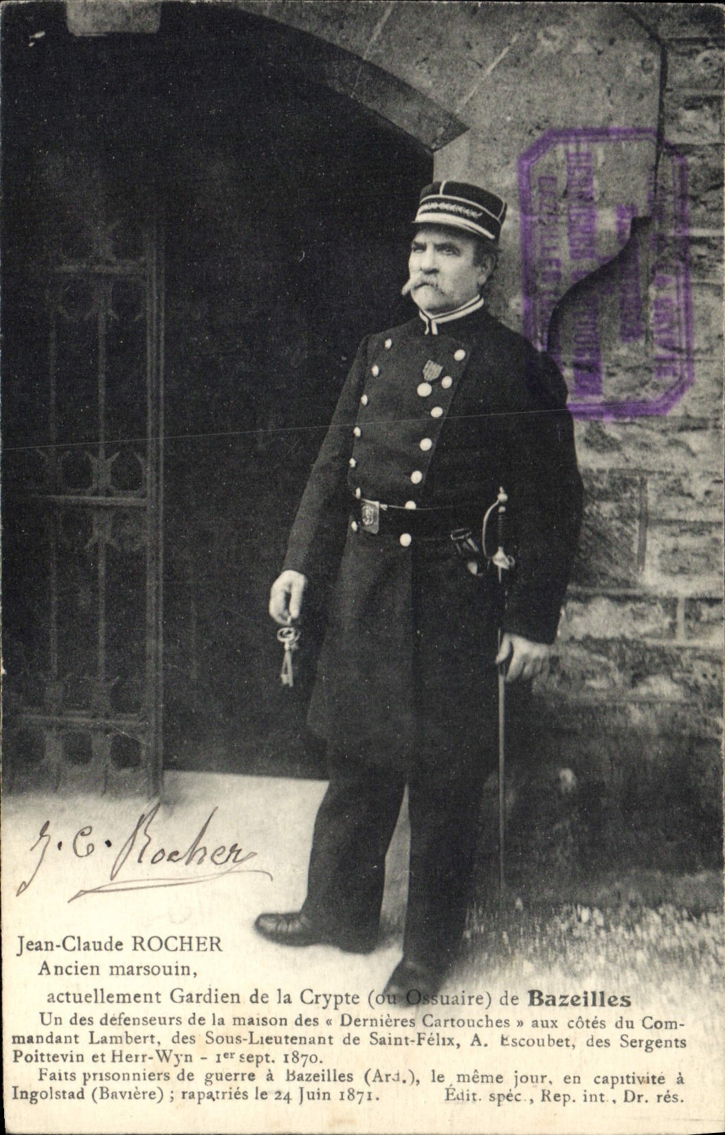 CPA Militaria Jean Claude Rocher Ancien marsouin Gardien de la crypte ou ossuaire de Bazeilles