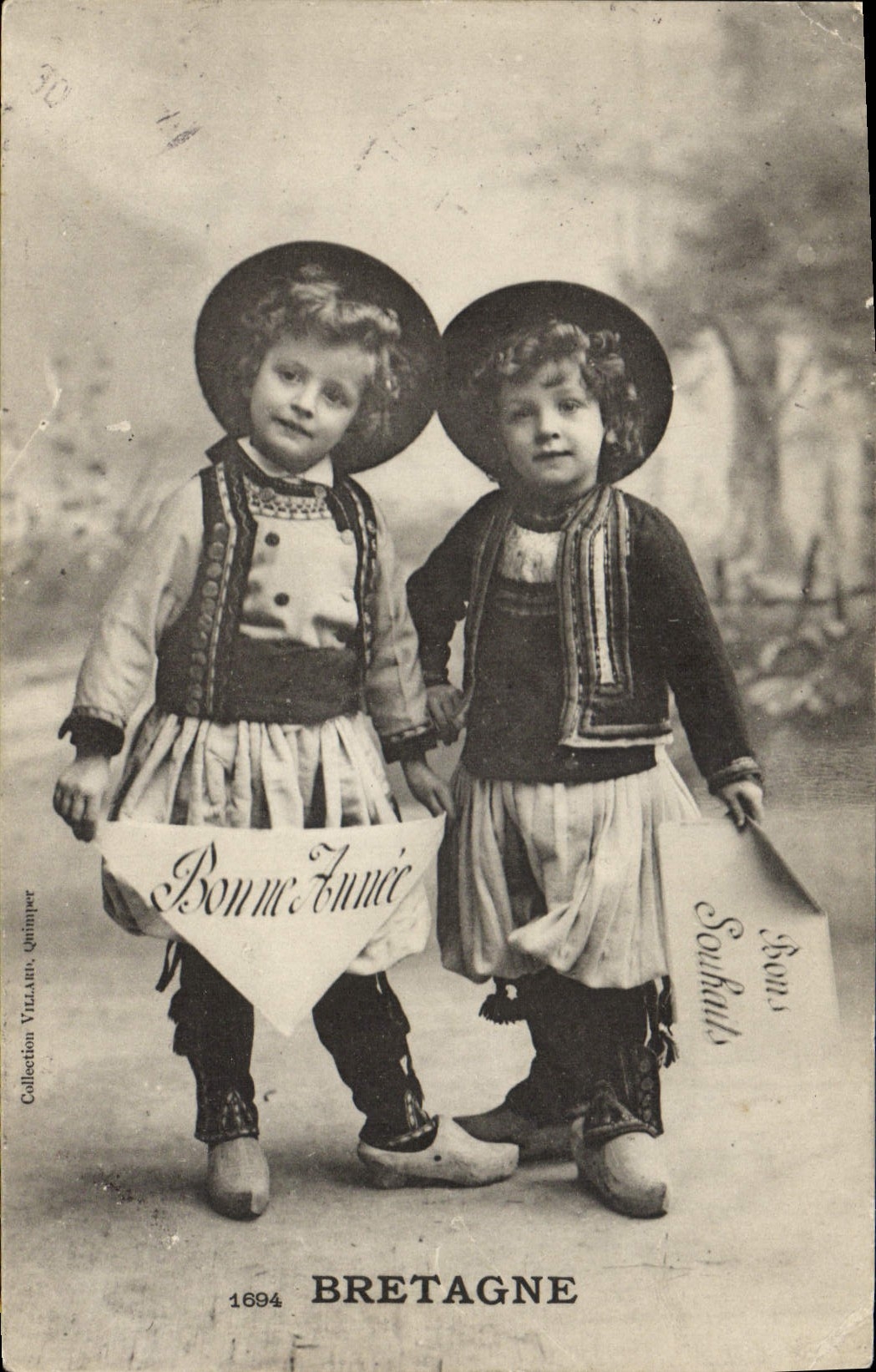 CPA Folklore Bretagne Enfants 