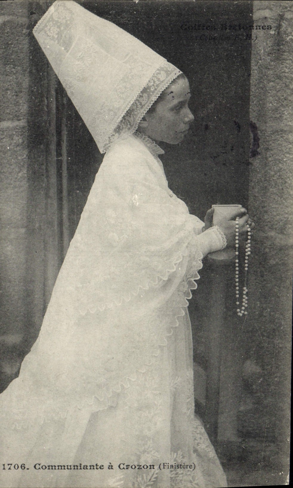 Vintage Postcard Folklore Communicant has Crozon