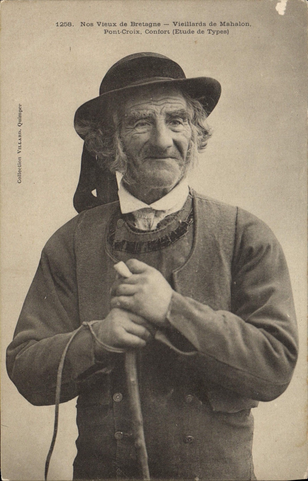 CPA Folklore Vieillards de Mahalon Pont Croix Confort 