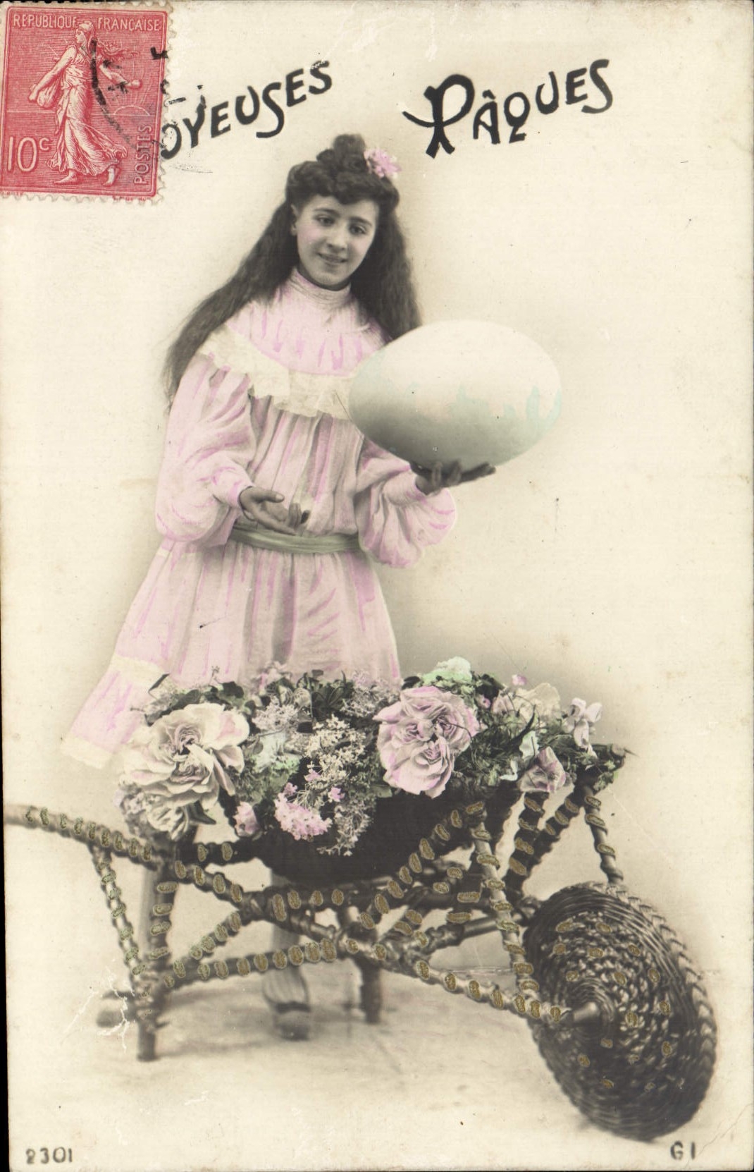 CPA Brouette Femme Paques Fleurs