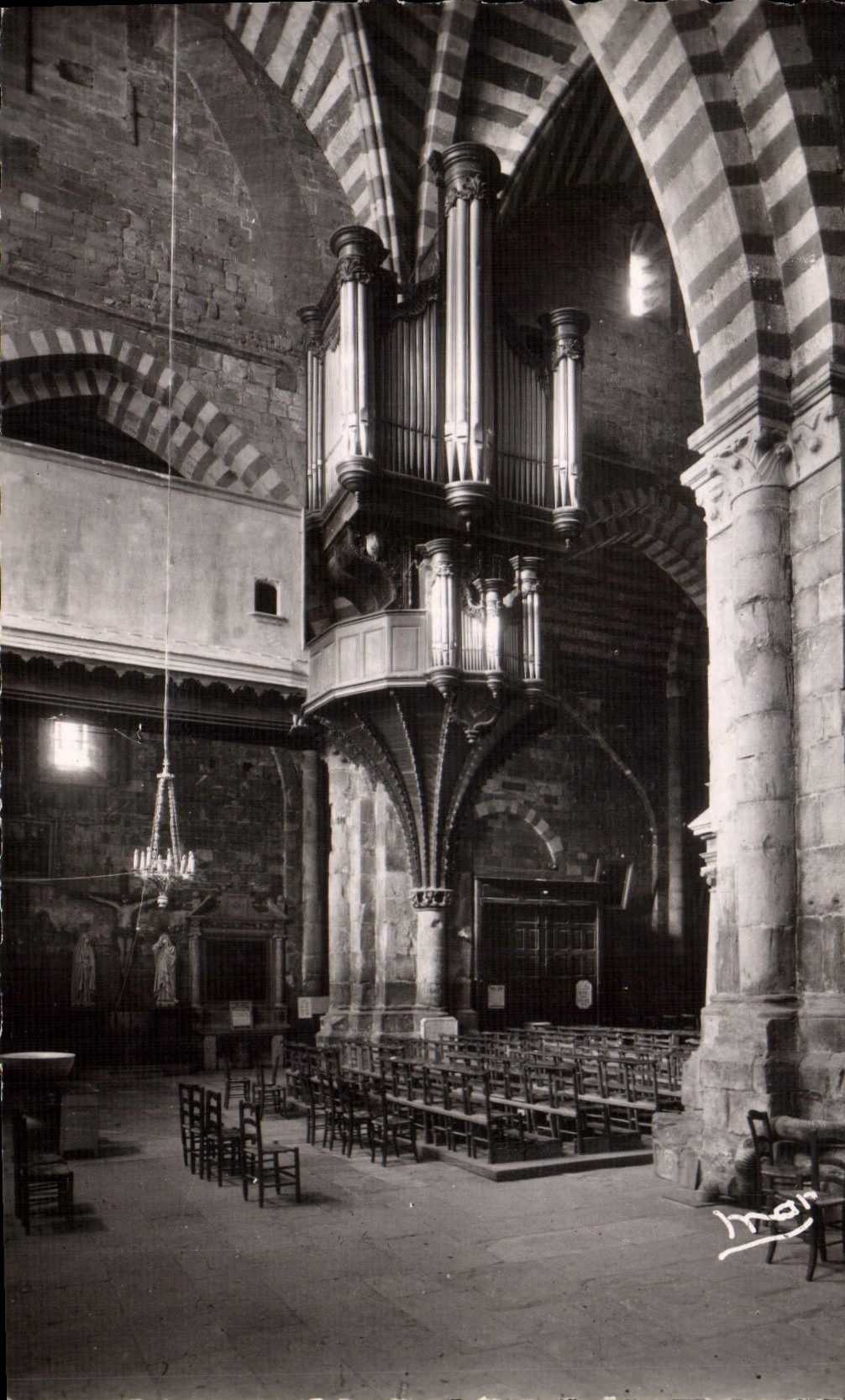 CPM Orgue Embrun Interieur de la cathedrale Les orgues offertes par louis XI