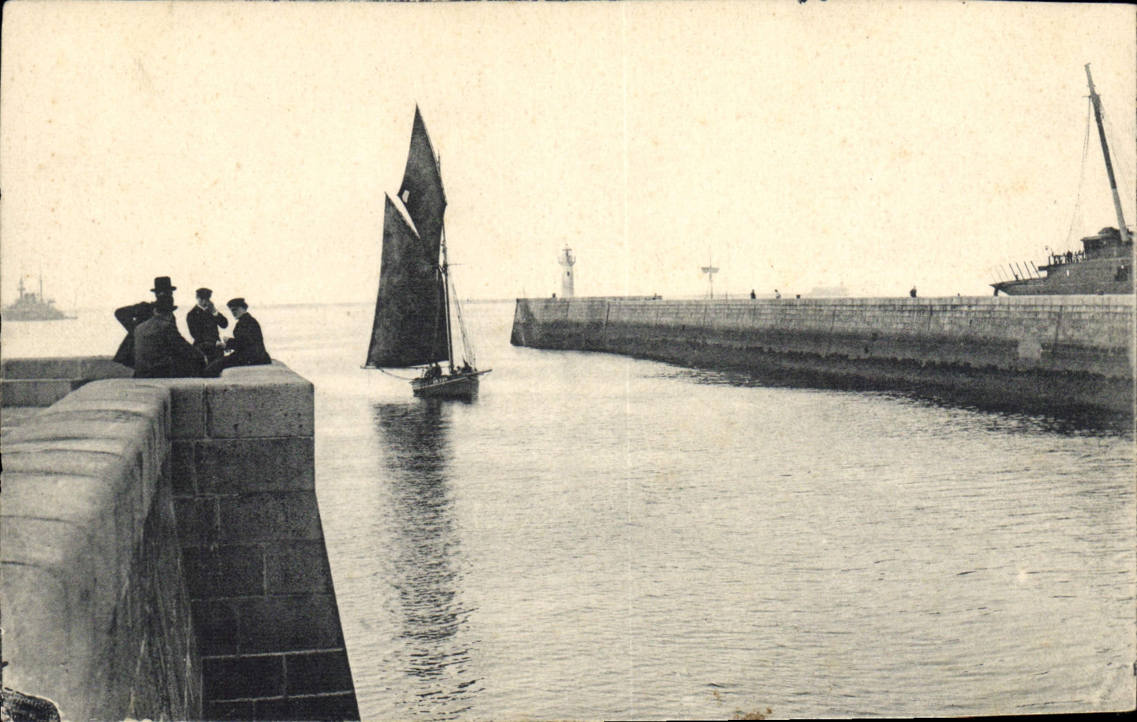 CPA Phare Bateau
