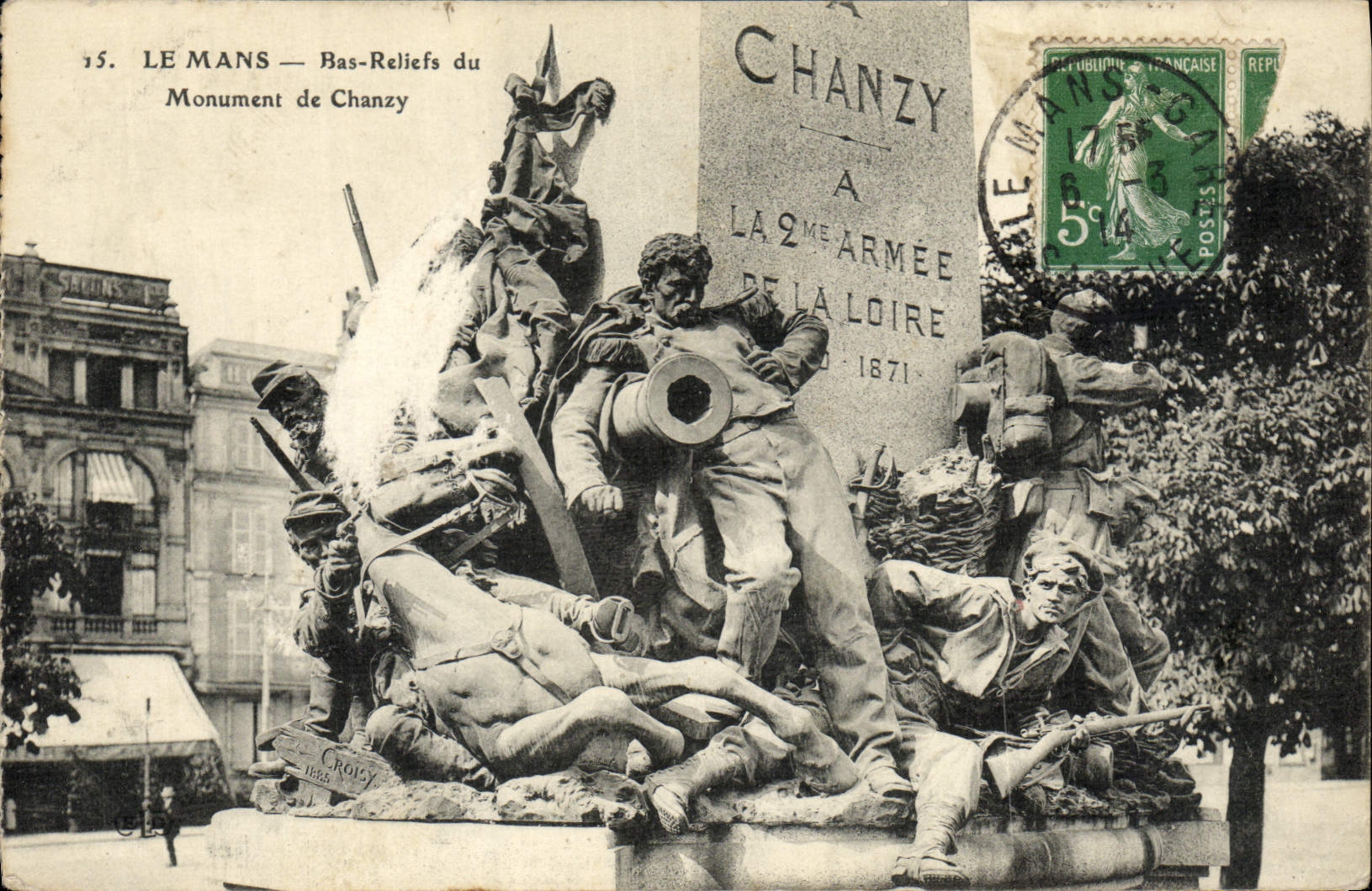 CPA Militaria Guerre de de 1870 Le Mans Bas reliefs du Monument de Chanzy