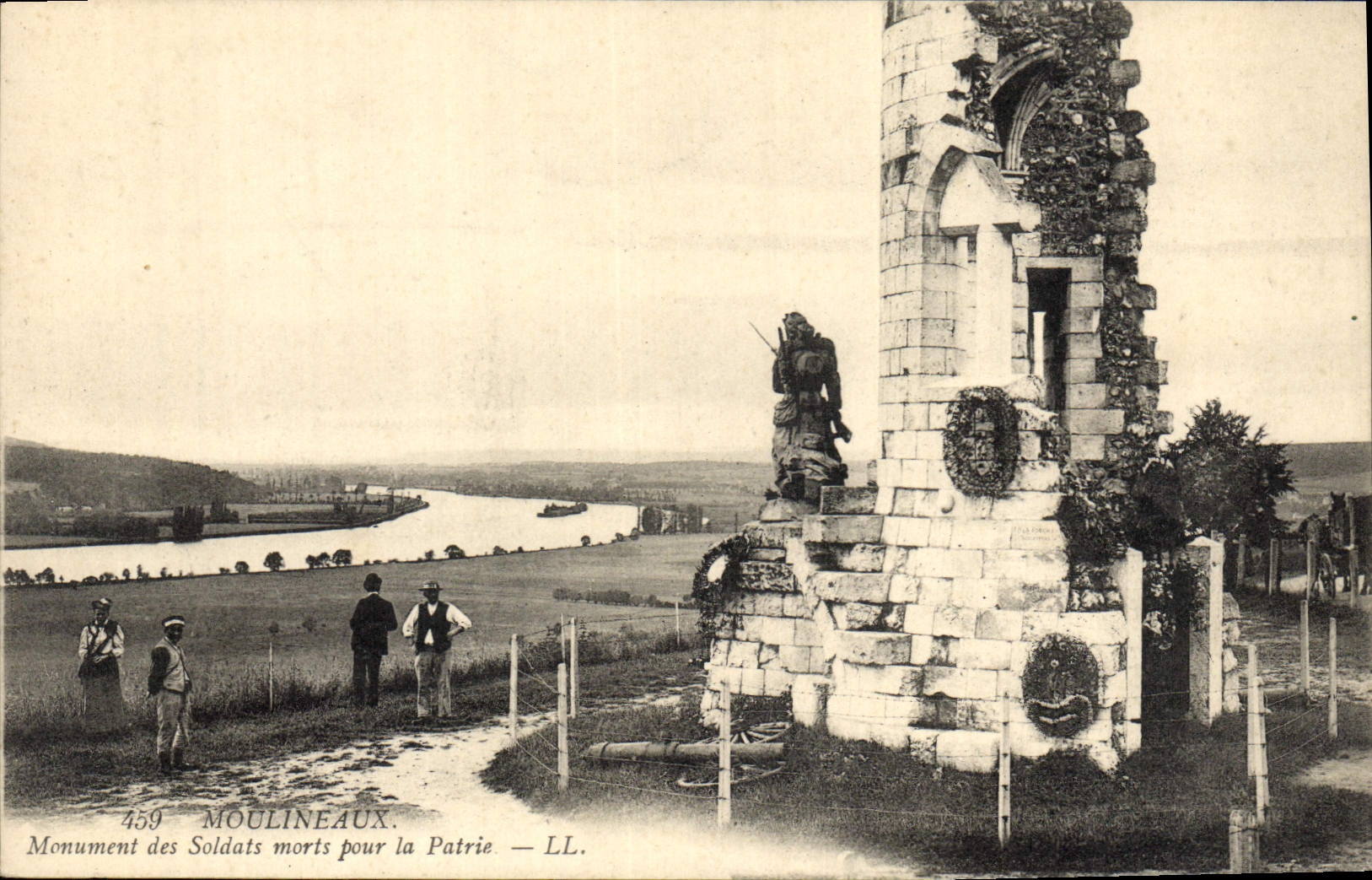 CPA Militaria Guerre de de 1870 Moulineaux Monument des soldats morts pour la patrie