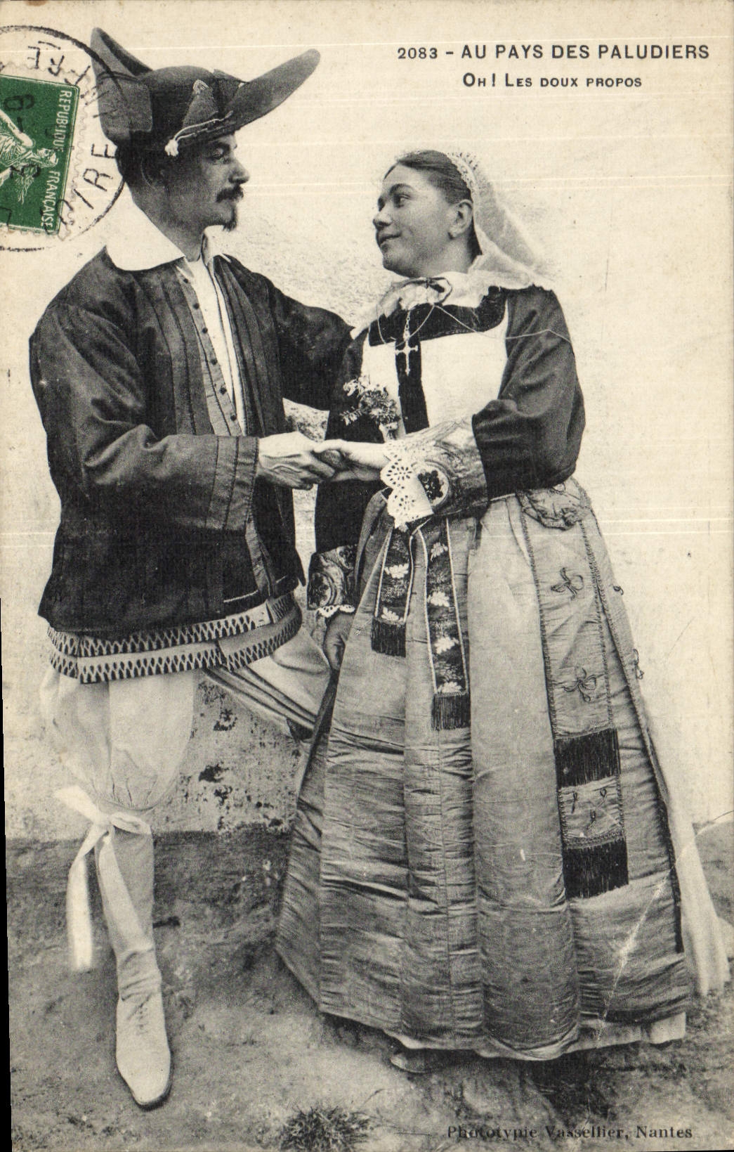 CPA Folklore Au Pays des Paludiers 