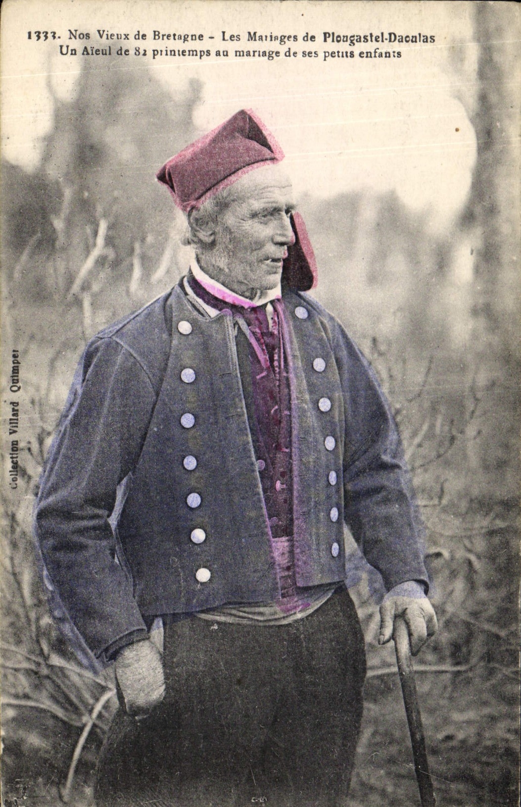 CPA Folklore Les mariages de Plougastel Daoulas Un aieul de 82 printemps