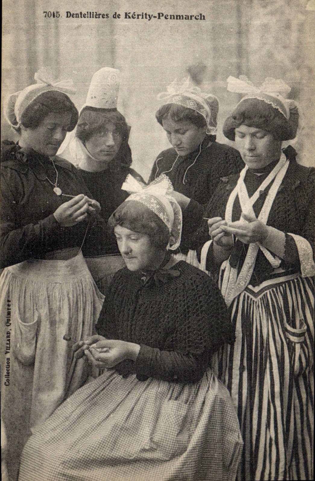 CPA Folklore Dentellieres de Kerity Penmarch