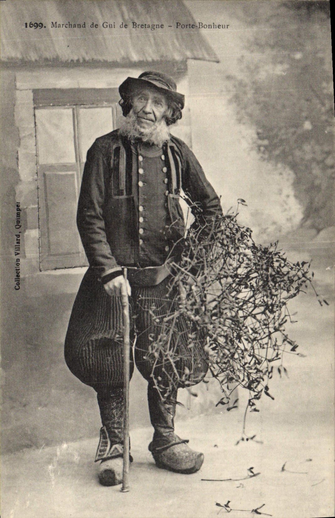 CPA Folklore Marchand de gui de Bretagne Porte bonheur