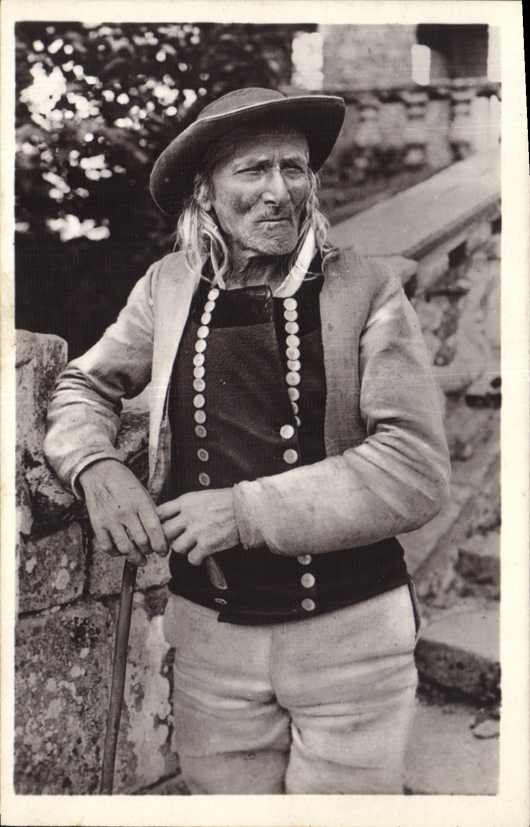 CPA Folklore Vieillard de Faquet Morbihan 