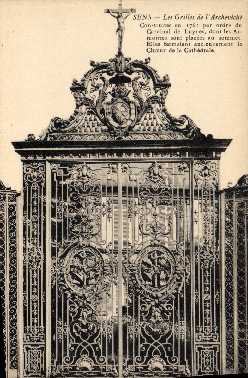 CPA Sens Les grilles de l'archeveche