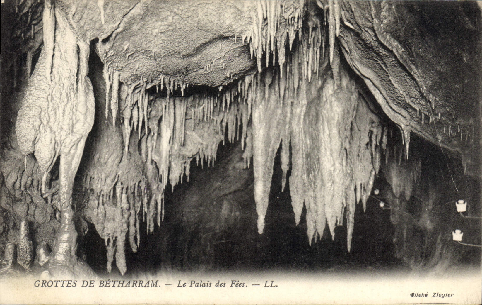 CPA Grotte Grottes de Betharram Le palais des fees 