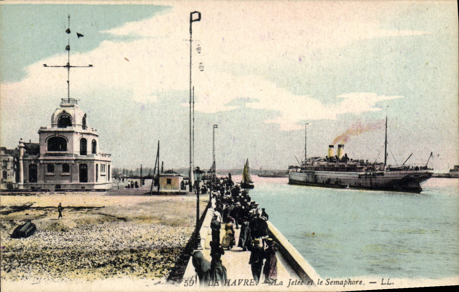 CPA Le Havre La jetee et le semaphore Bateau