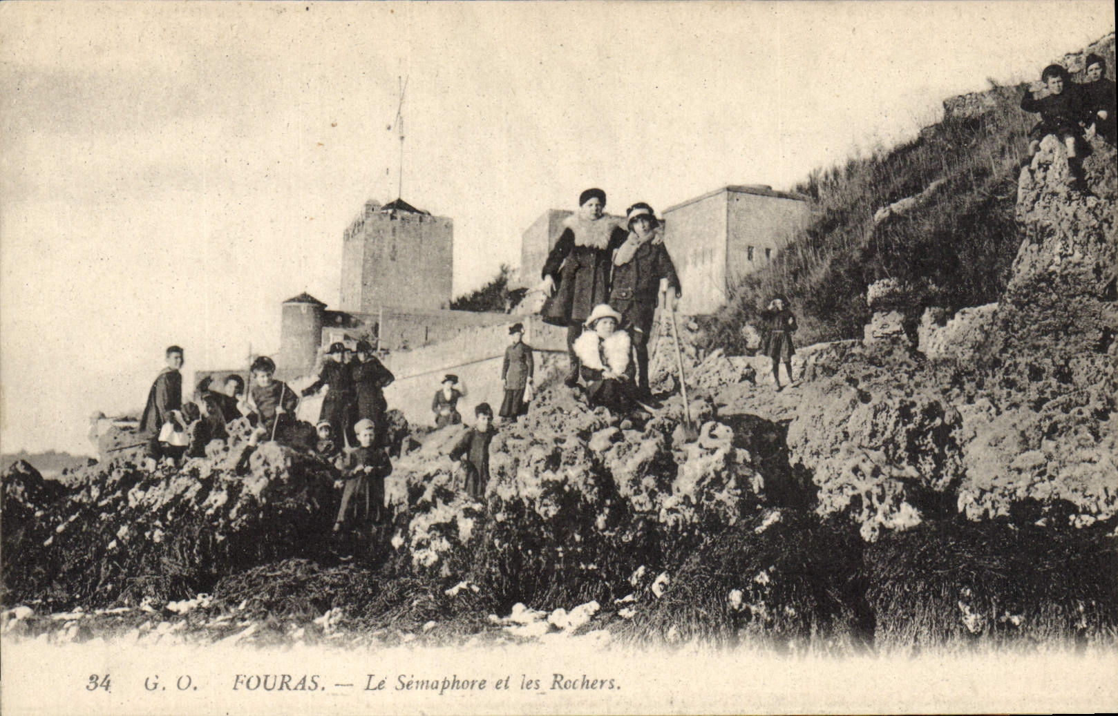 Vintage Postcard Fouras the Semaphore and the rocks Children