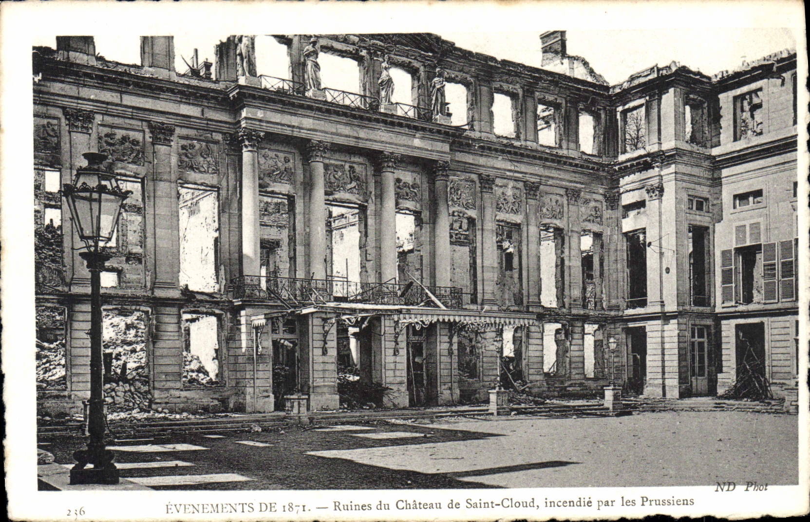 Vintage Postcard Militaria Evenements of 1871 Ruins of the castle of Cloud Saint sets fire to by the Prussians