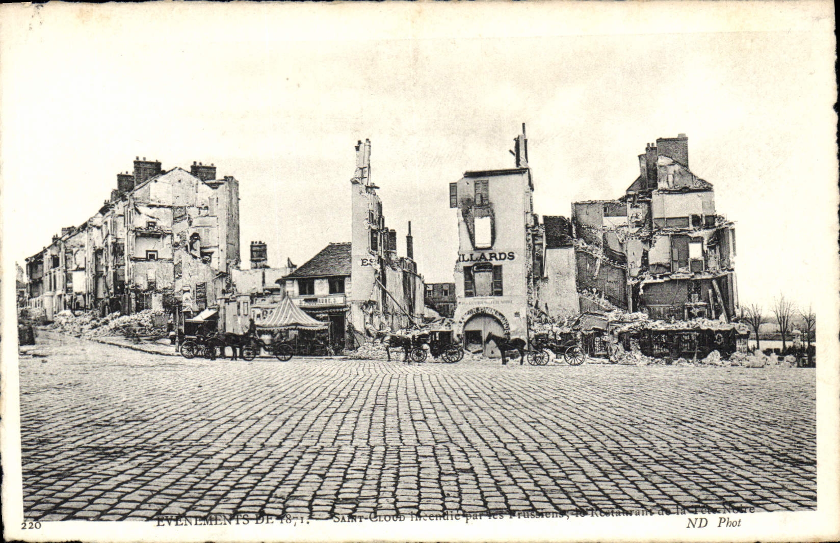 CPA Militaria Evenements de 1871 Saint Cloud incendie par les Prussiens 