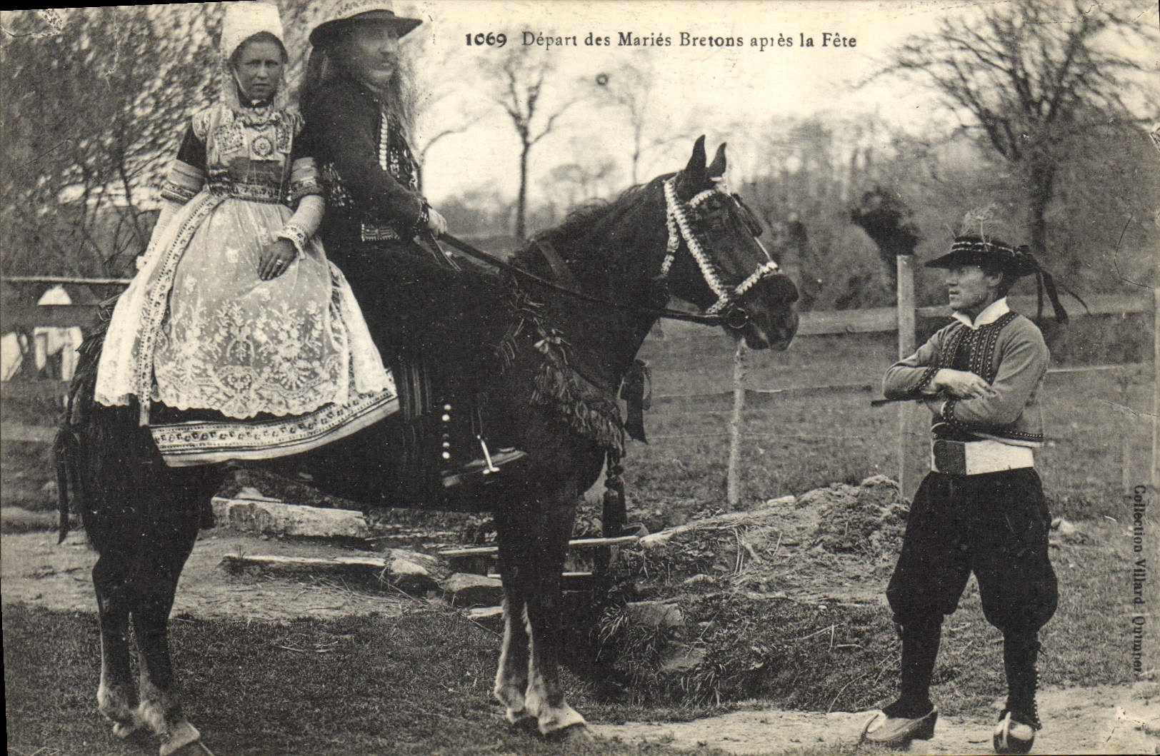 CPA Folklore Depart des Maries Bretons pour la fete Cheval