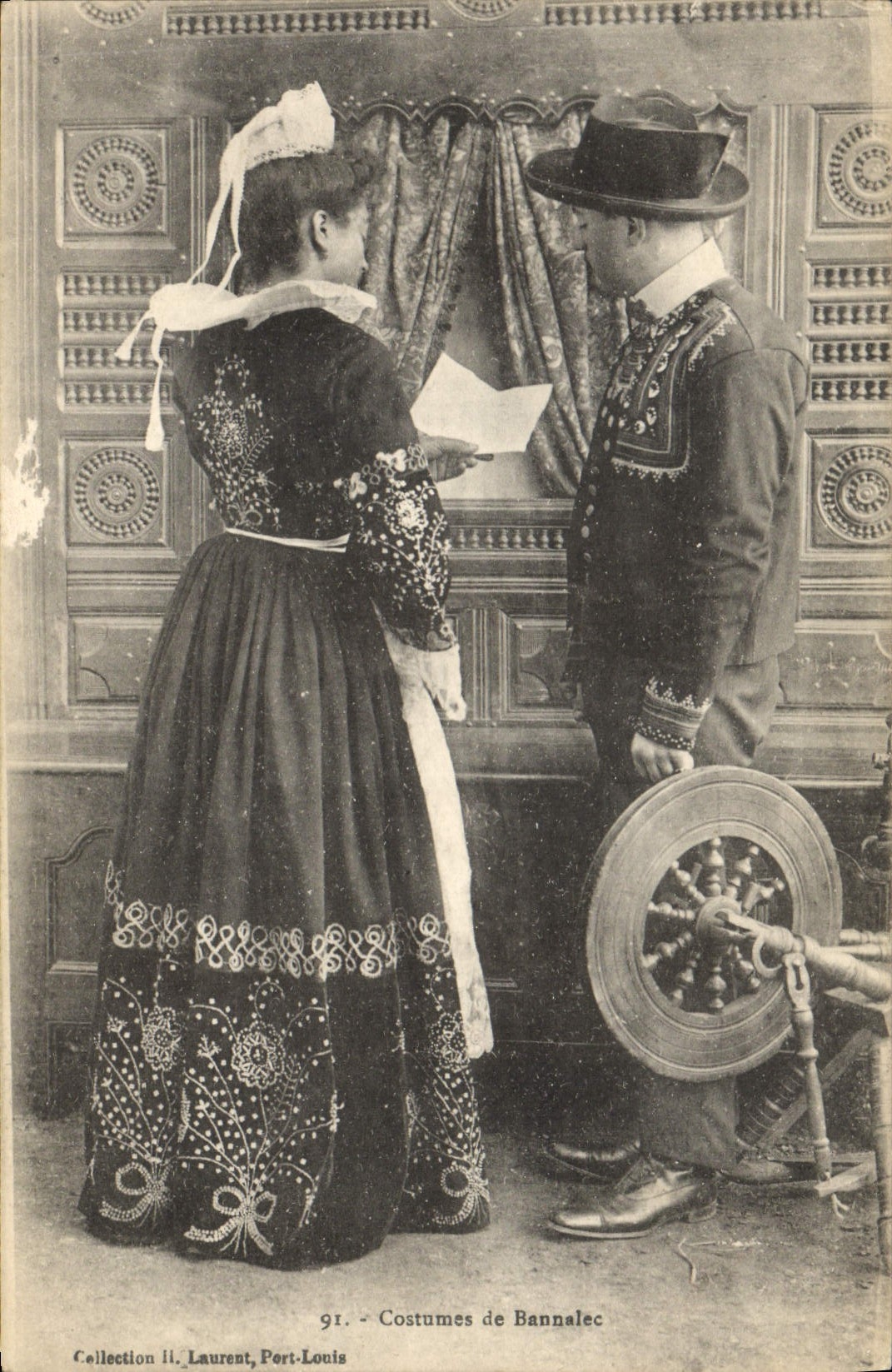 CPA Folklore Costumes de Bannalec
