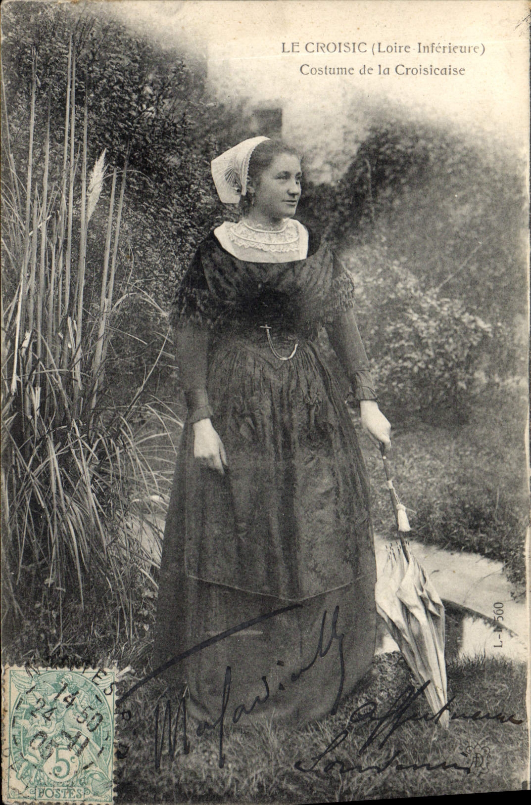 CPA Folklore Le Croisic Costume de la Croisicaise