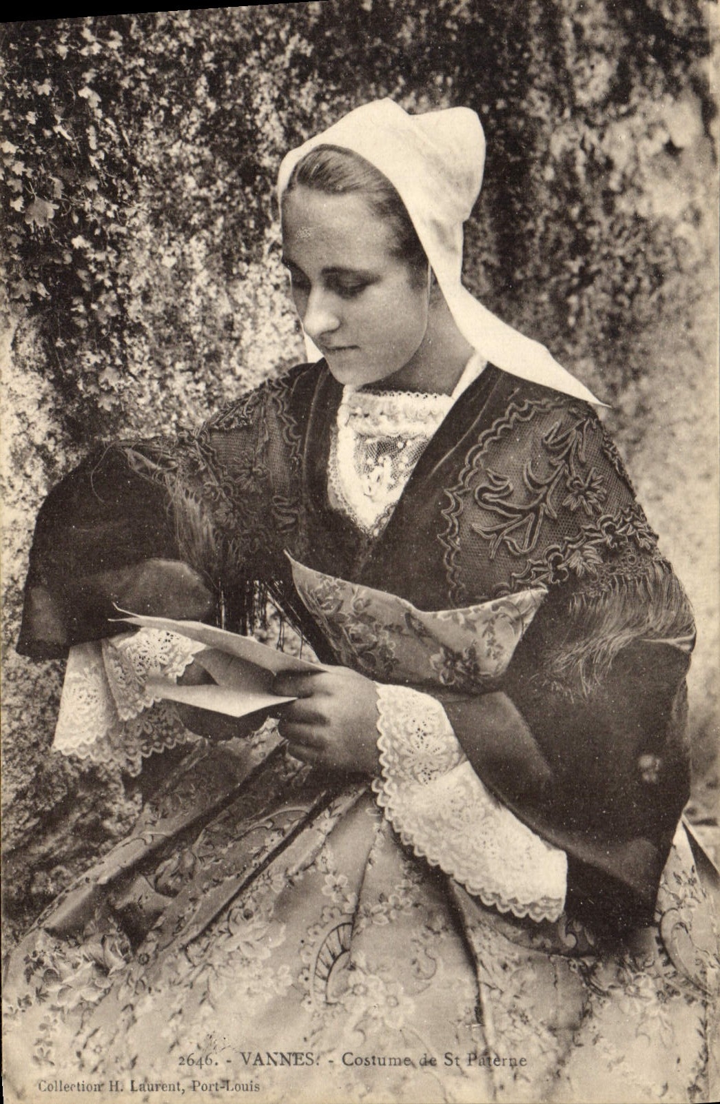CPA Folklore Vannes Costume de St Paterne