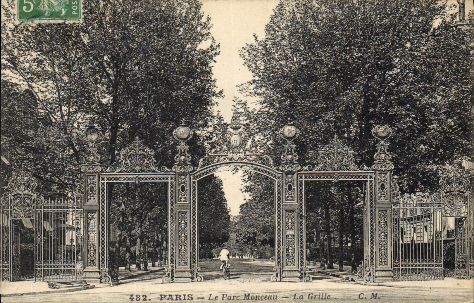 Vintage Postcard Paris the Park Heap the grid