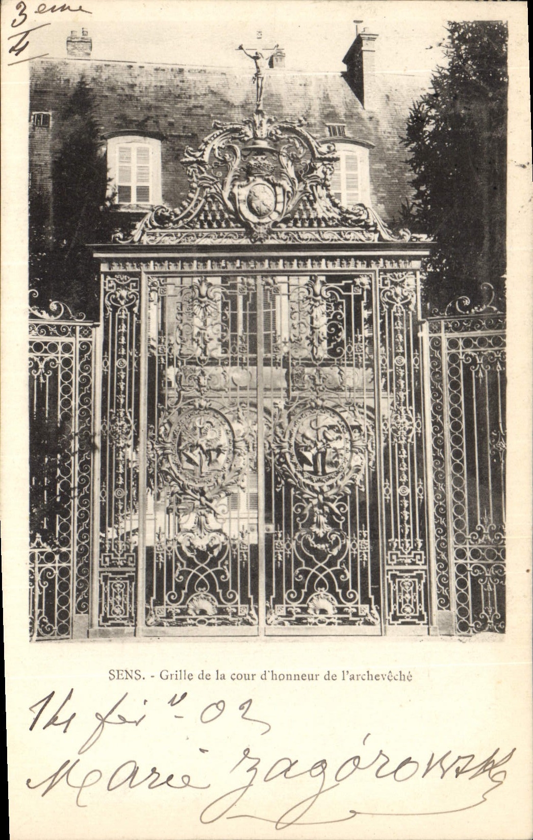 CPA Sens Grille de la cour d'honneur de l'archeveche