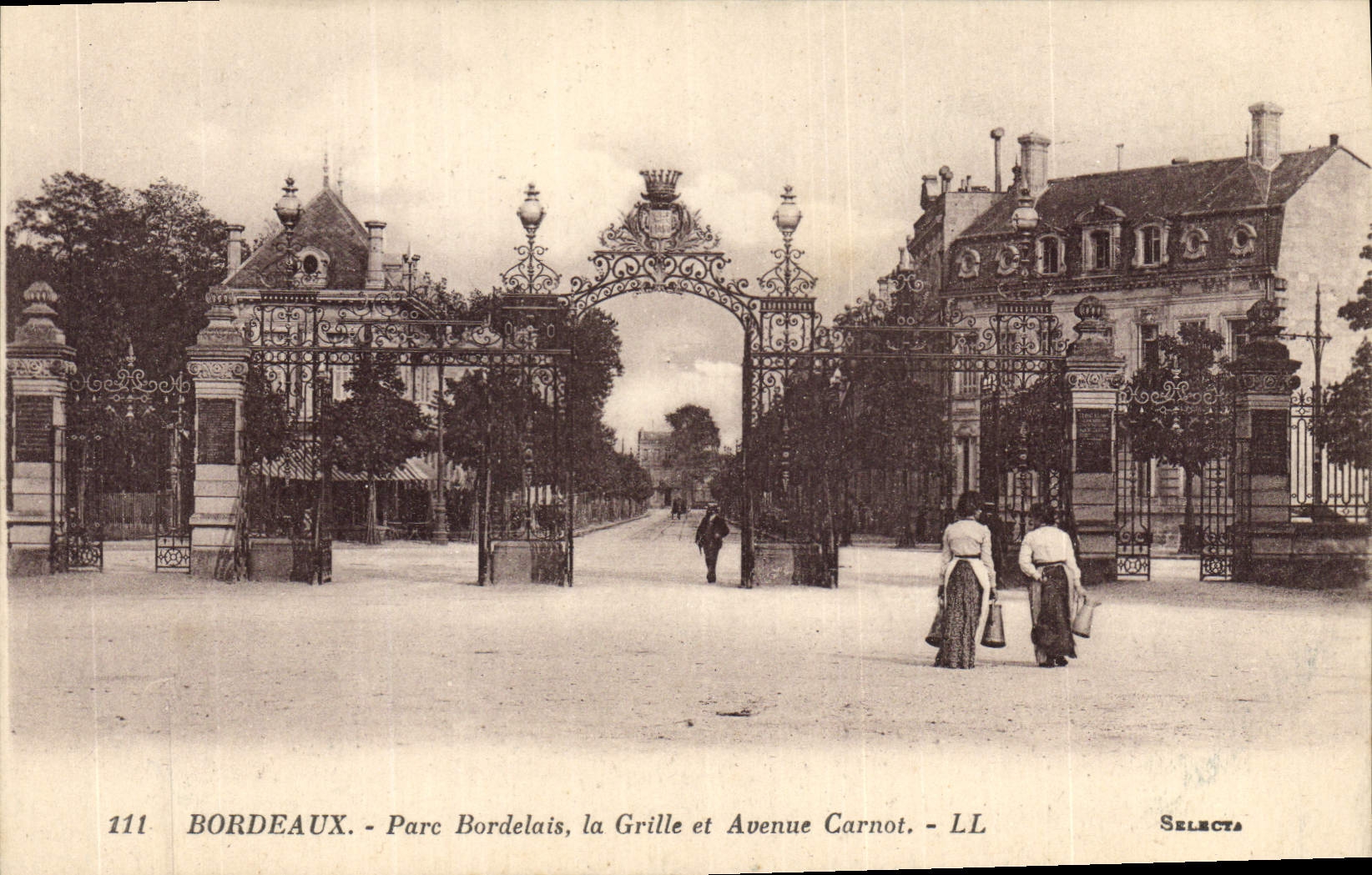 CPA Bordeaux Parc Bordelais La grille vue interieure et avenue Carnot