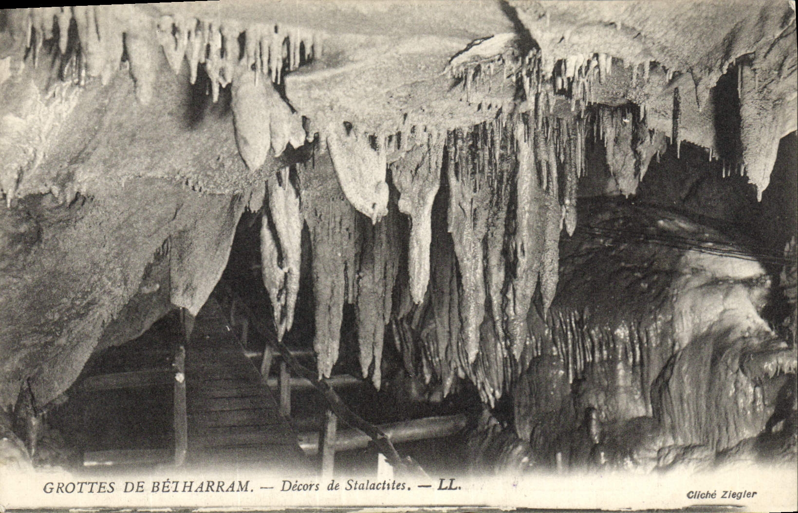 CPA Grotte Grottes de Betharram Decors de stalactites