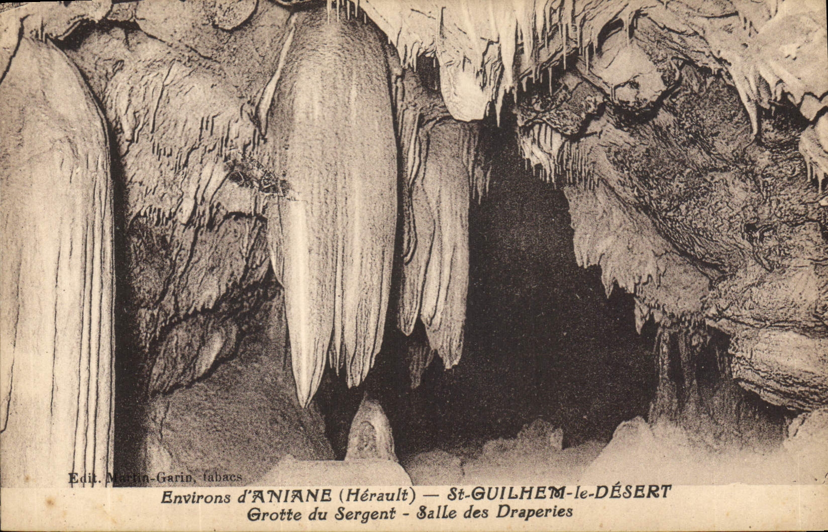CPA Grotte Grottes Environs d'Aniane St Guilhelm le Desert Grotte su sergent Salle des draperies 