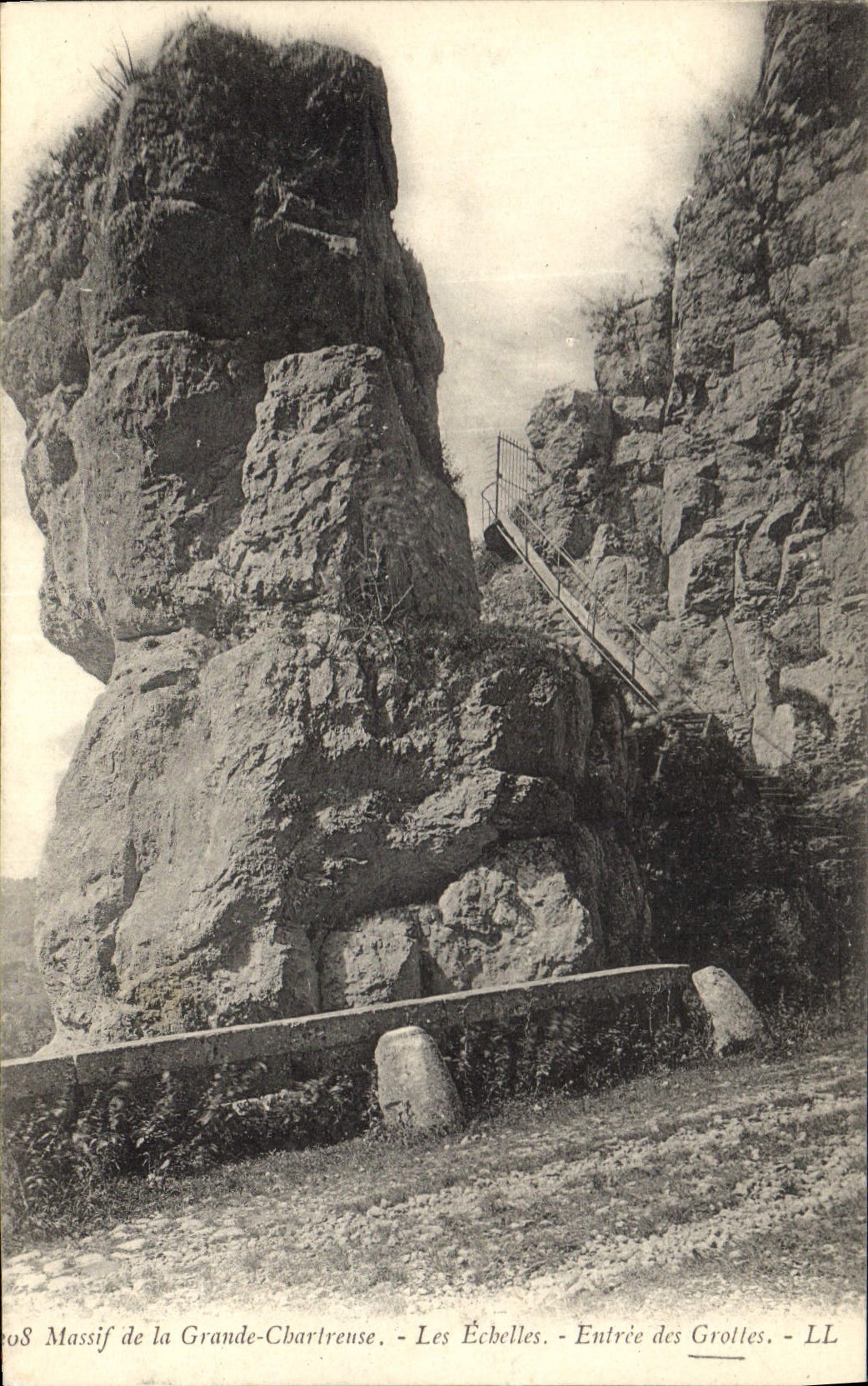 Vintage Postcard Cave Caves Solid mass of the Large Charterhouse Scales Entered of the caves