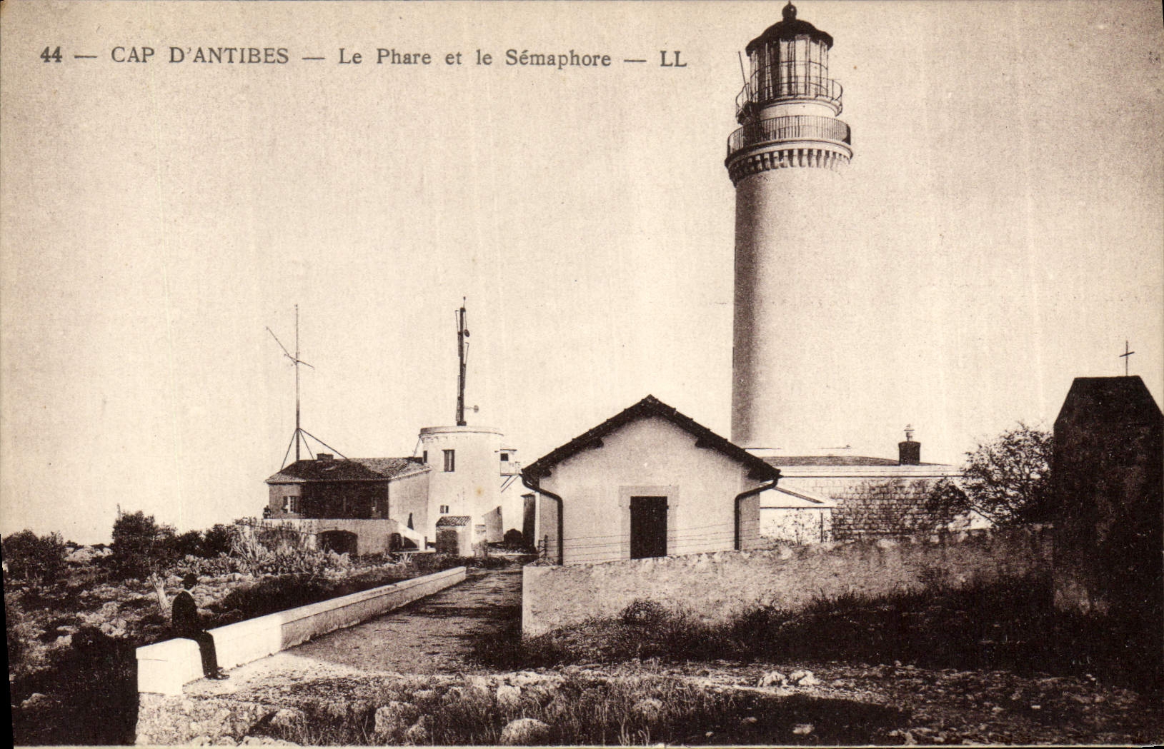 CPA Cap d'Antibes Le Phare et le semaphore
